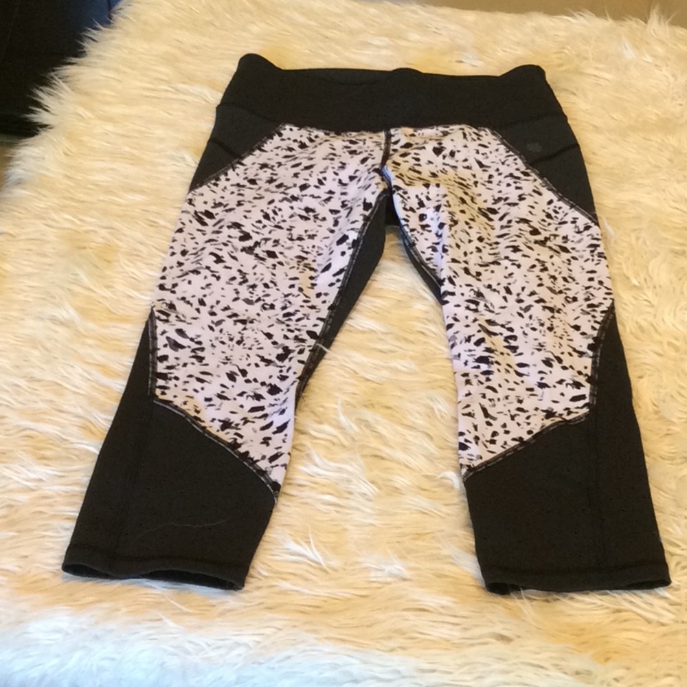 ATHLETA CAPRI LEGGINGS